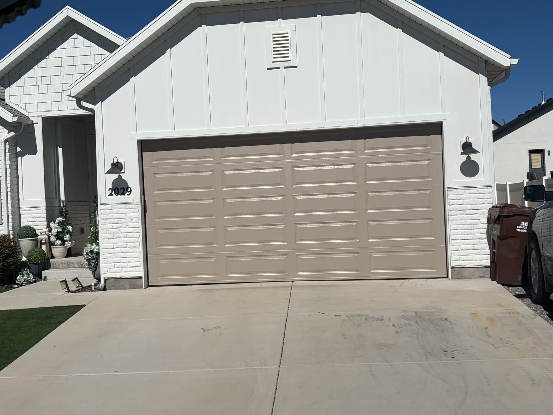 Gallery photos for Steel-Back Insulated Garage Door Replacement Done Right: Image #1